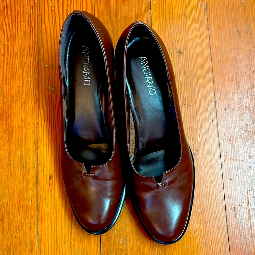 Andiamo Vintage Block Heel Leather Pumps